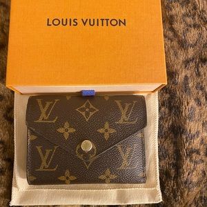 LV WALLET